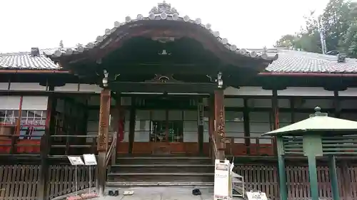 即成院の本殿・本堂