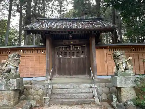 多奈閇神社の{uncategorized: "未分類", other: "その他", undefined: "問題あり", building: "その他建物", grave: "お墓", sacred_gate: "鳥居", guardian: "狛犬", statue: "像", buddha: "仏像", history: "歴史", nature: "自然", garden: "庭園", animal: "動物", pagoda: "塔", temizu: "手水舎", mountain_gate: "山門・神門", sanctuary: "本殿・本堂", subordinate: "末社・摂社", art: "芸術", scenery: "景色", jizo: "地蔵", ema: "絵馬", goshuin: "御朱印", omikuji: "おみくじ", items: "授与品その他", amulet: "お守り", goshuincho: "御朱印帳", eats: "食事", festival: "お祭り", votive_dance: "神楽", shichigosan: "七五三参", wedding: "結婚式", experience: "体験その他", initially: "初詣", around: "周辺", anti_infection: "感染症対策"}