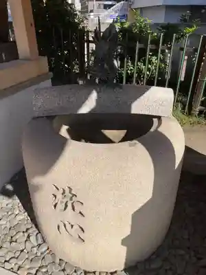 鶴見神社の手水舎