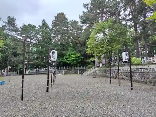 上川神社の庭園