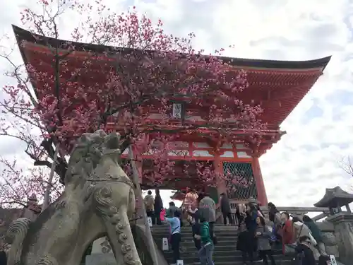 清水寺の山門・神門
