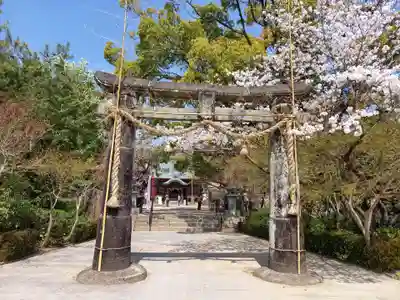 與止日女神社の鳥居
