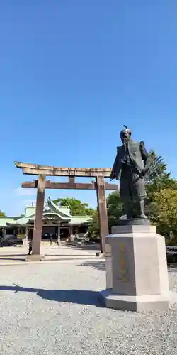 豊國神社の像