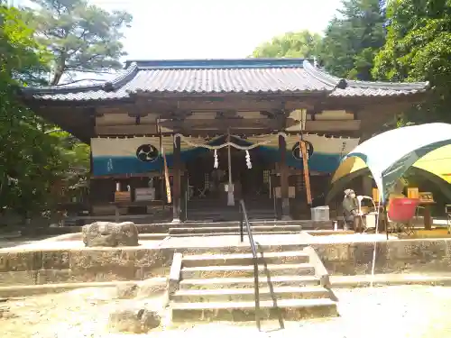 青江神社の本殿