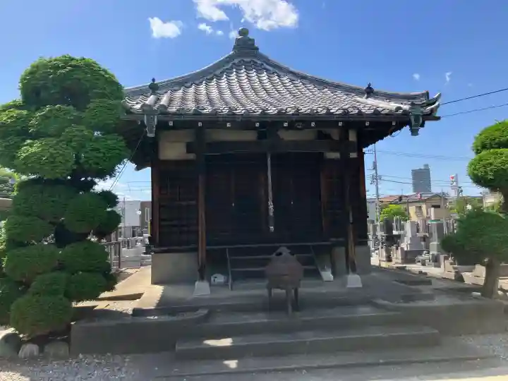 観音寺の{uncategorized: "未分類", other: "その他", undefined: "問題あり", building: "その他建物", grave: "お墓", sacred_gate: "鳥居", guardian: "狛犬", statue: "像", buddha: "仏像", history: "歴史", nature: "自然", garden: "庭園", animal: "動物", pagoda: "塔", temizu: "手水舎", mountain_gate: "山門・神門", sanctuary: "本殿・本堂", subordinate: "末社・摂社", art: "芸術", scenery: "景色", jizo: "地蔵", ema: "絵馬", goshuin: "御朱印", omikuji: "おみくじ", items: "授与品その他", amulet: "お守り", goshuincho: "御朱印帳", eats: "食事", festival: "お祭り", votive_dance: "神楽", shichigosan: "七五三参", wedding: "結婚式", experience: "体験その他", initially: "初詣", around: "周辺", anti_infection: "感染症対策"}