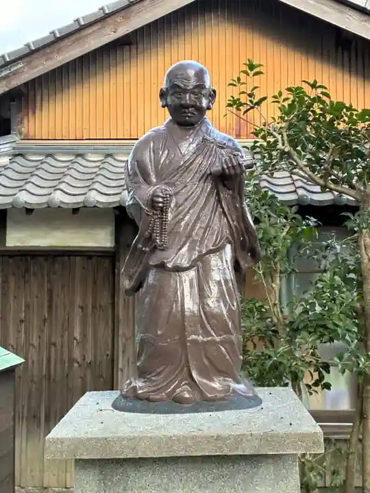 億昌寺の像