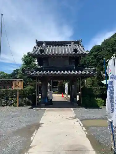 光明寺（とら薬師）の山門