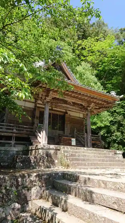 鳳来寺の本殿・本堂
