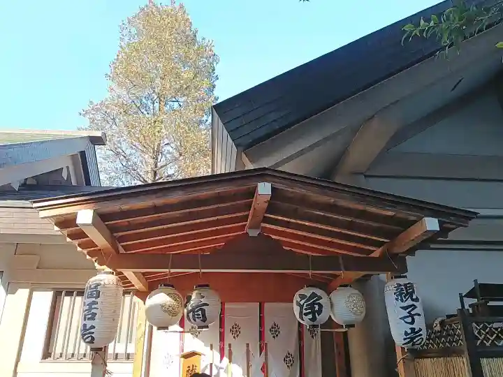 蛇窪神社の{uncategorized: "未分類", other: "その他", undefined: "問題あり", building: "その他建物", grave: "お墓", sacred_gate: "鳥居", guardian: "狛犬", statue: "像", buddha: "仏像", history: "歴史", nature: "自然", garden: "庭園", animal: "動物", pagoda: "塔", temizu: "手水舎", mountain_gate: "山門・神門", sanctuary: "本殿・本堂", subordinate: "末社・摂社", art: "芸術", scenery: "景色", jizo: "地蔵", ema: "絵馬", goshuin: "御朱印", omikuji: "おみくじ", items: "授与品その他", amulet: "お守り", goshuincho: "御朱印帳", eats: "食事", festival: "お祭り", votive_dance: "神楽", shichigosan: "七五三参", wedding: "結婚式", experience: "体験その他", initially: "初詣", around: "周辺", anti_infection: "感染症対策"}
