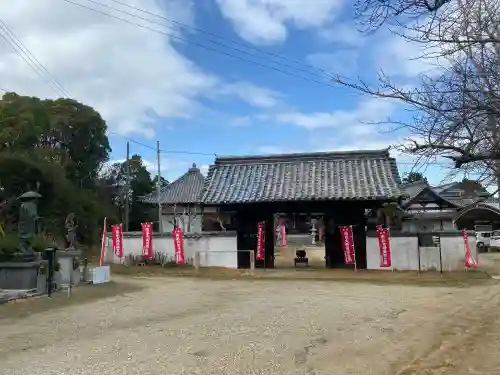 法華寺の{uncategorized: "未分類", other: "その他", undefined: "問題あり", building: "その他建物", grave: "お墓", sacred_gate: "鳥居", guardian: "狛犬", statue: "像", buddha: "仏像", history: "歴史", nature: "自然", garden: "庭園", animal: "動物", pagoda: "塔", temizu: "手水舎", mountain_gate: "山門・神門", sanctuary: "本殿・本堂", subordinate: "末社・摂社", art: "芸術", scenery: "景色", jizo: "地蔵", ema: "絵馬", goshuin: "御朱印", omikuji: "おみくじ", items: "授与品その他", amulet: "お守り", goshuincho: "御朱印帳", eats: "食事", festival: "お祭り", votive_dance: "神楽", shichigosan: "七五三参", wedding: "結婚式", experience: "体験その他", initially: "初詣", around: "周辺", anti_infection: "感染症対策"}