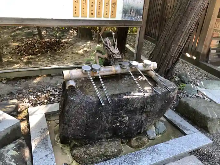 添御縣坐神社の手水舎