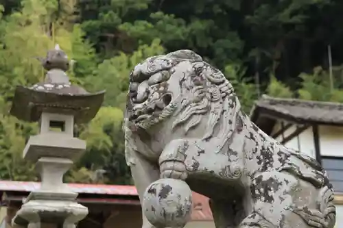 菅布禰神社の狛犬