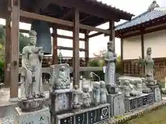御誕生寺（猫寺）の仏像