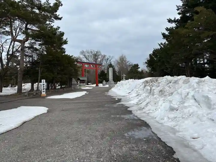 北海道護國神社の{uncategorized: "未分類", other: "その他", undefined: "問題あり", building: "その他建物", grave: "お墓", sacred_gate: "鳥居", guardian: "狛犬", statue: "像", buddha: "仏像", history: "歴史", nature: "自然", garden: "庭園", animal: "動物", pagoda: "塔", temizu: "手水舎", mountain_gate: "山門・神門", sanctuary: "本殿・本堂", subordinate: "末社・摂社", art: "芸術", scenery: "景色", jizo: "地蔵", ema: "絵馬", goshuin: "御朱印", omikuji: "おみくじ", items: "授与品その他", amulet: "お守り", goshuincho: "御朱印帳", eats: "食事", festival: "お祭り", votive_dance: "神楽", shichigosan: "七五三参", wedding: "結婚式", experience: "体験その他", initially: "初詣", around: "周辺", anti_infection: "感染症対策"}