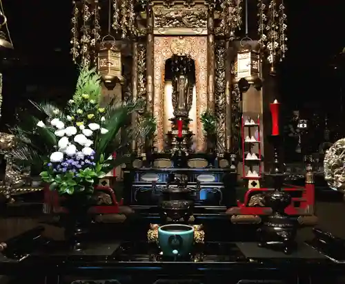 信行寺の本殿・本堂