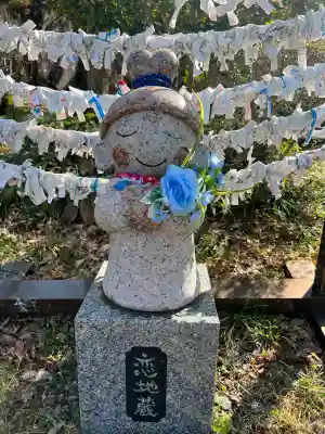 陽林寺の{uncategorized: "未分類", other: "その他", undefined: "問題あり", building: "その他建物", grave: "お墓", sacred_gate: "鳥居", guardian: "狛犬", statue: "像", buddha: "仏像", history: "歴史", nature: "自然", garden: "庭園", animal: "動物", pagoda: "塔", temizu: "手水舎", mountain_gate: "山門・神門", sanctuary: "本殿・本堂", subordinate: "末社・摂社", art: "芸術", scenery: "景色", jizo: "地蔵", ema: "絵馬", goshuin: "御朱印", omikuji: "おみくじ", items: "授与品その他", amulet: "お守り", goshuincho: "御朱印帳", eats: "食事", festival: "お祭り", votive_dance: "神楽", shichigosan: "七五三参", wedding: "結婚式", experience: "体験その他", initially: "初詣", around: "周辺", anti_infection: "感染症対策"}