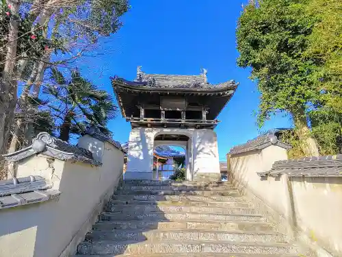 観音寺の山門