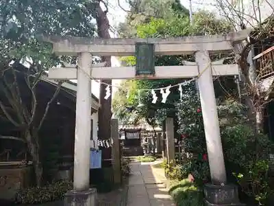 雪塚稲荷神社の鳥居