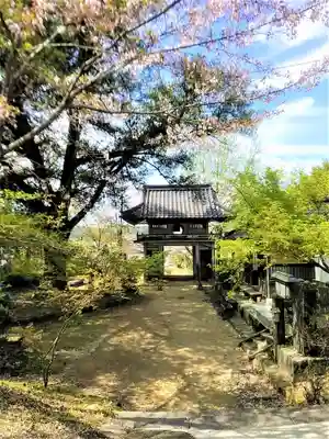 日輪寺の山門・神門