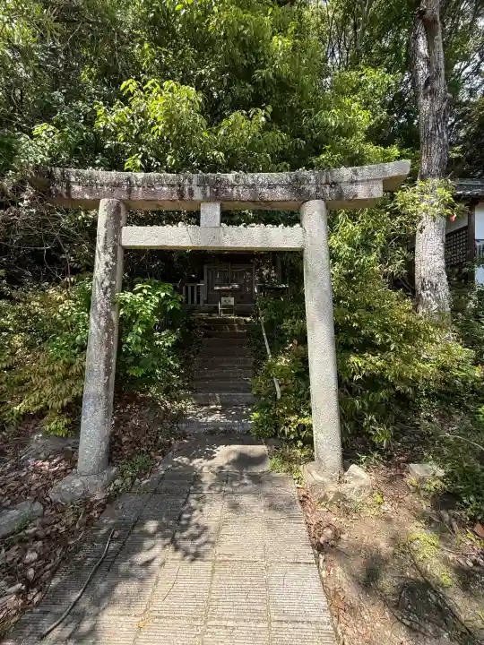 叡福寺の{uncategorized: "未分類", other: "その他", undefined: "問題あり", building: "その他建物", grave: "お墓", sacred_gate: "鳥居", guardian: "狛犬", statue: "像", buddha: "仏像", history: "歴史", nature: "自然", garden: "庭園", animal: "動物", pagoda: "塔", temizu: "手水舎", mountain_gate: "山門・神門", sanctuary: "本殿・本堂", subordinate: "末社・摂社", art: "芸術", scenery: "景色", jizo: "地蔵", ema: "絵馬", goshuin: "御朱印", omikuji: "おみくじ", items: "授与品その他", amulet: "お守り", goshuincho: "御朱印帳", eats: "食事", festival: "お祭り", votive_dance: "神楽", shichigosan: "七五三参", wedding: "結婚式", experience: "体験その他", initially: "初詣", around: "周辺", anti_infection: "感染症対策"}