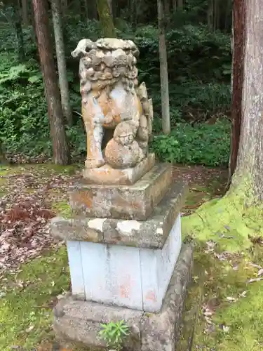 八幡神社の狛犬