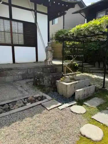 不空院の{uncategorized: "未分類", other: "その他", undefined: "問題あり", building: "その他建物", grave: "お墓", sacred_gate: "鳥居", guardian: "狛犬", statue: "像", buddha: "仏像", history: "歴史", nature: "自然", garden: "庭園", animal: "動物", pagoda: "塔", temizu: "手水舎", mountain_gate: "山門・神門", sanctuary: "本殿・本堂", subordinate: "末社・摂社", art: "芸術", scenery: "景色", jizo: "地蔵", ema: "絵馬", goshuin: "御朱印", omikuji: "おみくじ", items: "授与品その他", amulet: "お守り", goshuincho: "御朱印帳", eats: "食事", festival: "お祭り", votive_dance: "神楽", shichigosan: "七五三参", wedding: "結婚式", experience: "体験その他", initially: "初詣", around: "周辺", anti_infection: "感染症対策"}