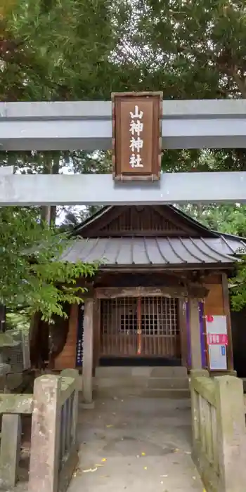 山神神社の本殿