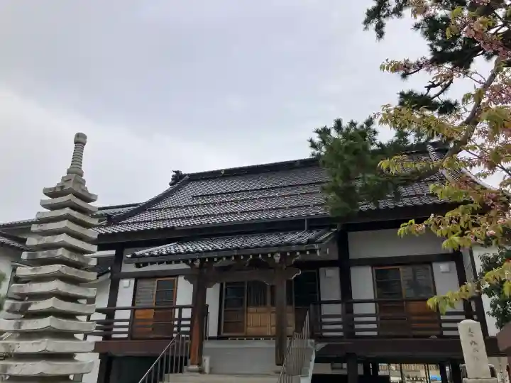 宝塔寺の{uncategorized: "未分類", other: "その他", undefined: "問題あり", building: "その他建物", grave: "お墓", sacred_gate: "鳥居", guardian: "狛犬", statue: "像", buddha: "仏像", history: "歴史", nature: "自然", garden: "庭園", animal: "動物", pagoda: "塔", temizu: "手水舎", mountain_gate: "山門・神門", sanctuary: "本殿・本堂", subordinate: "末社・摂社", art: "芸術", scenery: "景色", jizo: "地蔵", ema: "絵馬", goshuin: "御朱印", omikuji: "おみくじ", items: "授与品その他", amulet: "お守り", goshuincho: "御朱印帳", eats: "食事", festival: "お祭り", votive_dance: "神楽", shichigosan: "七五三参", wedding: "結婚式", experience: "体験その他", initially: "初詣", around: "周辺", anti_infection: "感染症対策"}
