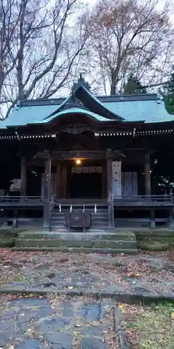 諏訪護国神社の本殿