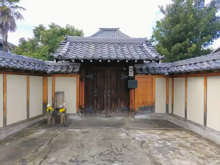 妙聴寺の山門・神門