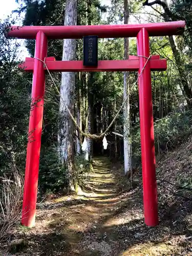 狭上稲荷神社の鳥居