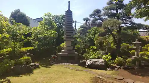 薬王院の庭園