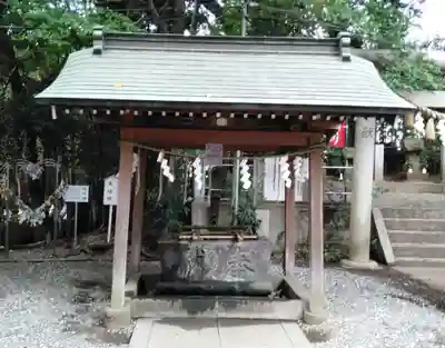 座間神社の手水舎