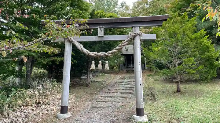 旧信濃神社の鳥居