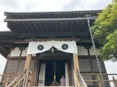 地蔵院の{uncategorized: "未分類", other: "その他", undefined: "問題あり", building: "その他建物", grave: "お墓", sacred_gate: "鳥居", guardian: "狛犬", statue: "像", buddha: "仏像", history: "歴史", nature: "自然", garden: "庭園", animal: "動物", pagoda: "塔", temizu: "手水舎", mountain_gate: "山門・神門", sanctuary: "本殿・本堂", subordinate: "末社・摂社", art: "芸術", scenery: "景色", jizo: "地蔵", ema: "絵馬", goshuin: "御朱印", omikuji: "おみくじ", items: "授与品その他", amulet: "お守り", goshuincho: "御朱印帳", eats: "食事", festival: "お祭り", votive_dance: "神楽", shichigosan: "七五三参", wedding: "結婚式", experience: "体験その他", initially: "初詣", around: "周辺", anti_infection: "感染症対策"}