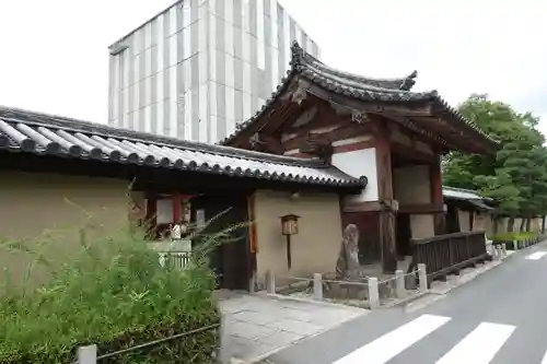 薬師寺の山門・神門