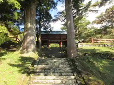 日光二荒山神社中宮祠の山門・神門