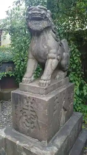 筑土八幡神社の狛犬