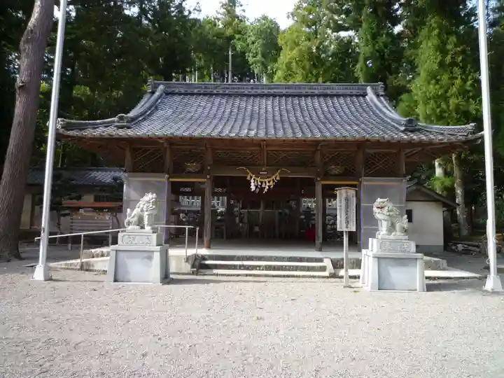 花岡神社の本殿・本堂