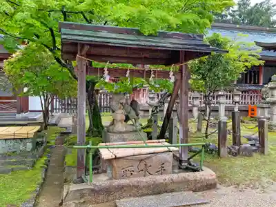 手向山八幡宮の手水舎