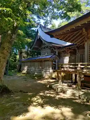 倭文神社の{uncategorized: "未分類", other: "その他", undefined: "問題あり", building: "その他建物", grave: "お墓", sacred_gate: "鳥居", guardian: "狛犬", statue: "像", buddha: "仏像", history: "歴史", nature: "自然", garden: "庭園", animal: "動物", pagoda: "塔", temizu: "手水舎", mountain_gate: "山門・神門", sanctuary: "本殿・本堂", subordinate: "末社・摂社", art: "芸術", scenery: "景色", jizo: "地蔵", ema: "絵馬", goshuin: "御朱印", omikuji: "おみくじ", items: "授与品その他", amulet: "お守り", goshuincho: "御朱印帳", eats: "食事", festival: "お祭り", votive_dance: "神楽", shichigosan: "七五三参", wedding: "結婚式", experience: "体験その他", initially: "初詣", around: "周辺", anti_infection: "感染症対策"}