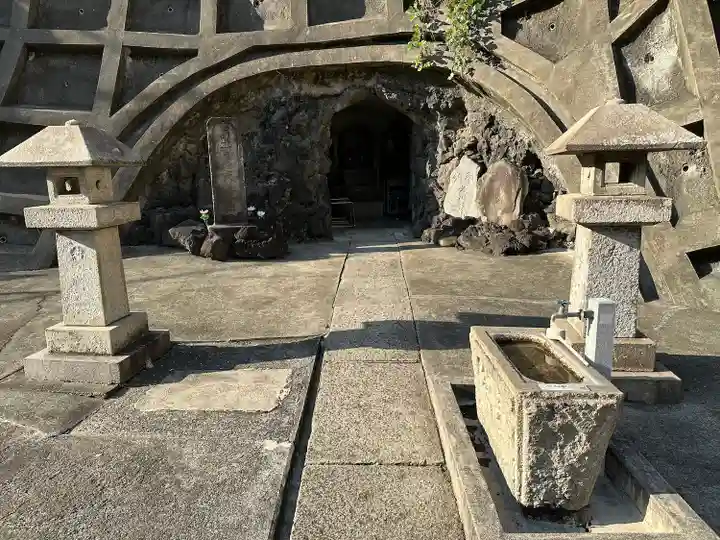 お穴さま(神奈川県)