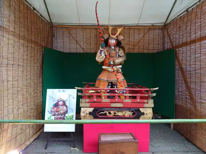 赤坂氷川神社の像