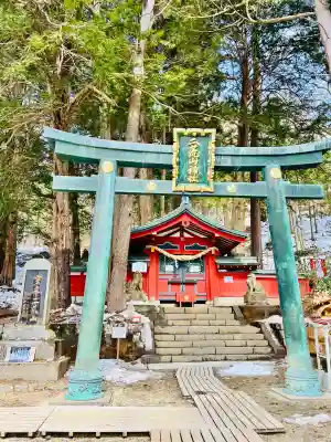 日光二荒山神社中宮祠の{uncategorized: "未分類", other: "その他", undefined: "問題あり", building: "その他建物", grave: "お墓", sacred_gate: "鳥居", guardian: "狛犬", statue: "像", buddha: "仏像", history: "歴史", nature: "自然", garden: "庭園", animal: "動物", pagoda: "塔", temizu: "手水舎", mountain_gate: "山門・神門", sanctuary: "本殿・本堂", subordinate: "末社・摂社", art: "芸術", scenery: "景色", jizo: "地蔵", ema: "絵馬", goshuin: "御朱印", omikuji: "おみくじ", items: "授与品その他", amulet: "お守り", goshuincho: "御朱印帳", eats: "食事", festival: "お祭り", votive_dance: "神楽", shichigosan: "七五三参", wedding: "結婚式", experience: "体験その他", initially: "初詣", around: "周辺", anti_infection: "感染症対策"}