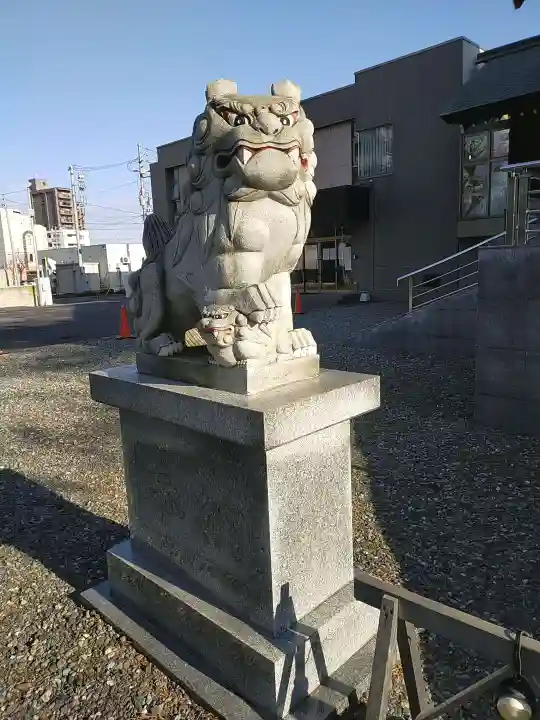 信濃神社の狛犬