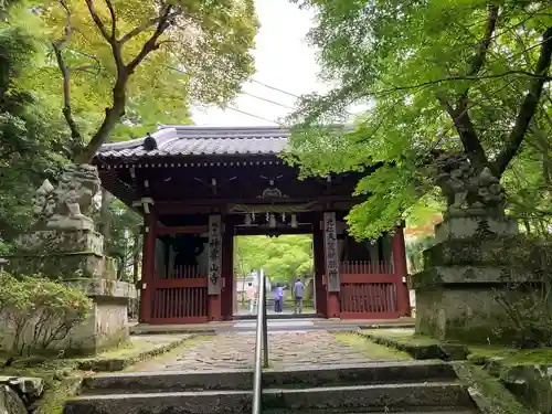 神峯山寺の山門