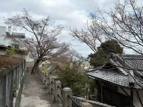 妙光院の{uncategorized: "未分類", other: "その他", undefined: "問題あり", building: "その他建物", grave: "お墓", sacred_gate: "鳥居", guardian: "狛犬", statue: "像", buddha: "仏像", history: "歴史", nature: "自然", garden: "庭園", animal: "動物", pagoda: "塔", temizu: "手水舎", mountain_gate: "山門・神門", sanctuary: "本殿・本堂", subordinate: "末社・摂社", art: "芸術", scenery: "景色", jizo: "地蔵", ema: "絵馬", goshuin: "御朱印", omikuji: "おみくじ", items: "授与品その他", amulet: "お守り", goshuincho: "御朱印帳", eats: "食事", festival: "お祭り", votive_dance: "神楽", shichigosan: "七五三参", wedding: "結婚式", experience: "体験その他", initially: "初詣", around: "周辺", anti_infection: "感染症対策"}