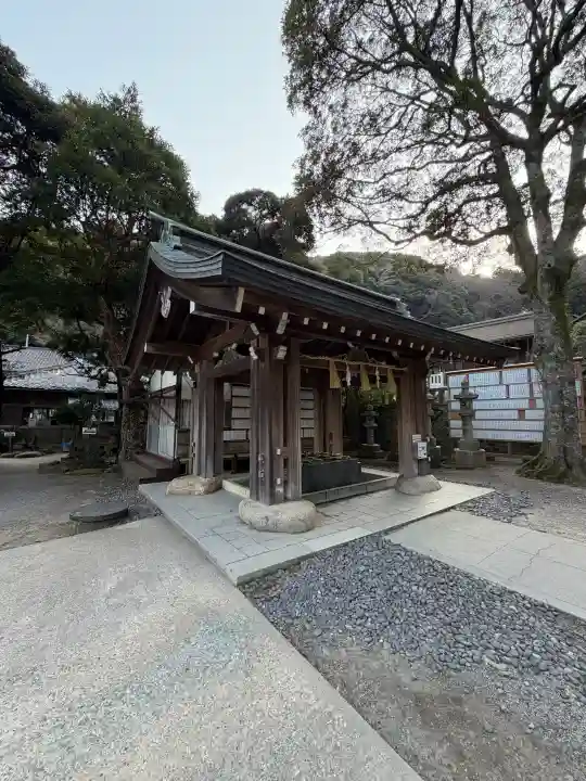 美保神社の{uncategorized: "未分類", other: "その他", undefined: "問題あり", building: "その他建物", grave: "お墓", sacred_gate: "鳥居", guardian: "狛犬", statue: "像", buddha: "仏像", history: "歴史", nature: "自然", garden: "庭園", animal: "動物", pagoda: "塔", temizu: "手水舎", mountain_gate: "山門・神門", sanctuary: "本殿・本堂", subordinate: "末社・摂社", art: "芸術", scenery: "景色", jizo: "地蔵", ema: "絵馬", goshuin: "御朱印", omikuji: "おみくじ", items: "授与品その他", amulet: "お守り", goshuincho: "御朱印帳", eats: "食事", festival: "お祭り", votive_dance: "神楽", shichigosan: "七五三参", wedding: "結婚式", experience: "体験その他", initially: "初詣", around: "周辺", anti_infection: "感染症対策"}