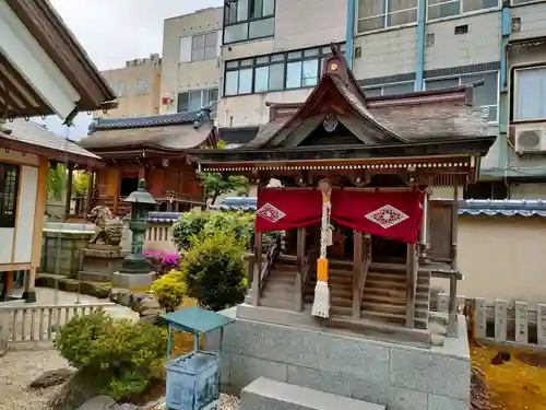 三姉妹神社の本殿