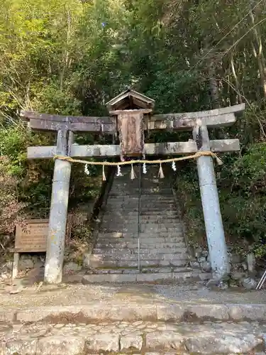 駒宇佐八幡神社の鳥居